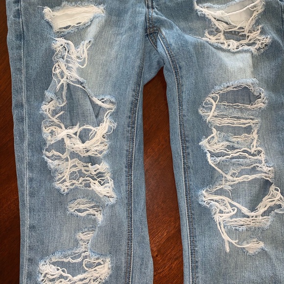 American Eagle Vintage Hi-Rise Jeans - Picture 2 of 4